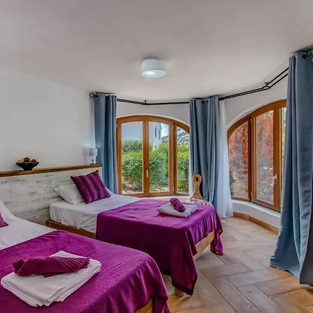 Villa Zamora By Villa Plus Villa